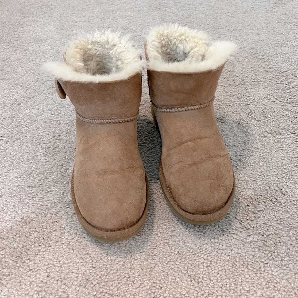 Ugg Mini Bailey Button, Chestnut - image 3